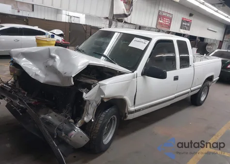 1998 Chevrolet C1500 Fleetside z USA, uszkodzony, nr VIN 1GCEC19M5WE245641